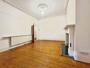 Lounge- click for photo gallery